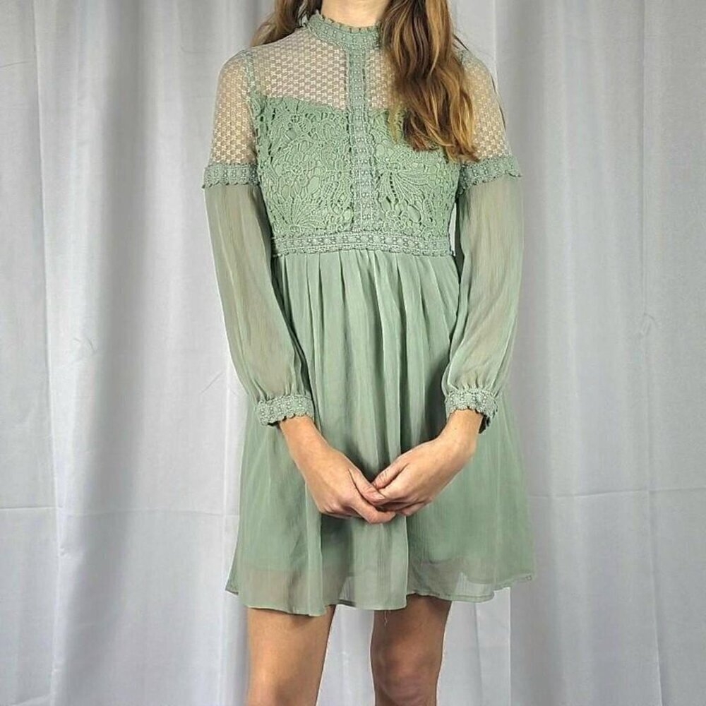Xhiliration Floral Green Embroidered Boho Lace Long Sleeve Mini Dress